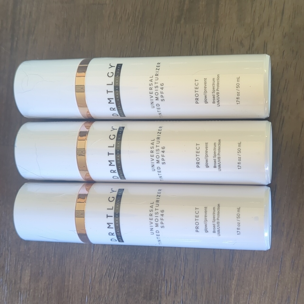 BNIB Universal Tinted Moisturizer SPF 46